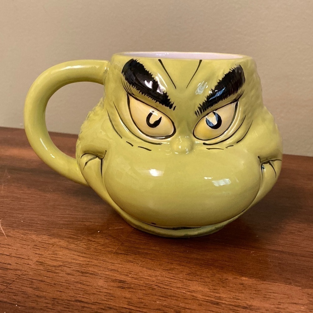 NEW DR. SEUSS GRINCH GREEN SCULPTED CERAMIC CHRISTMAS MUG